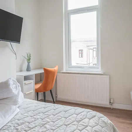King Bed Luxury 2br House Fast Wifi 펜션 배로우인퍼니스