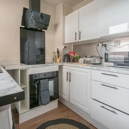 King Bed Luxury 2br House Fast Wifi * Barrow-in-Furness