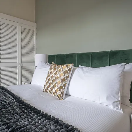 King Bed Luxury 2br House Fast Wifi * 배로우인퍼니스