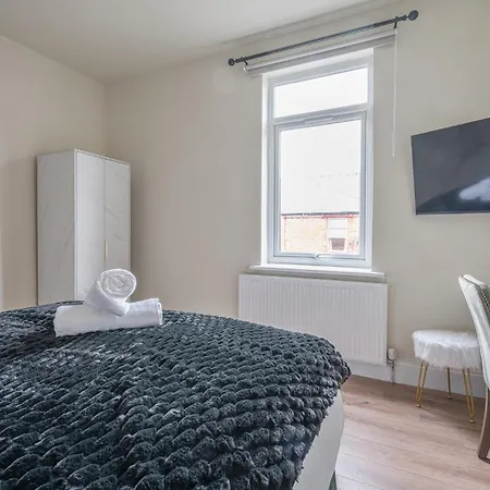 King Bed Luxury 2br House Fast Wifi *