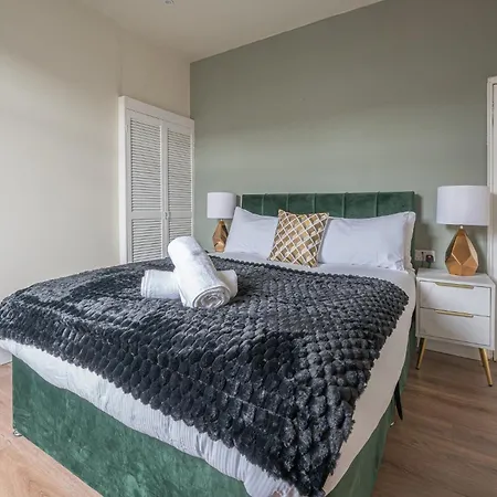 King Bed Luxury 2br House Fast Wifi * Barrow-in-Furness