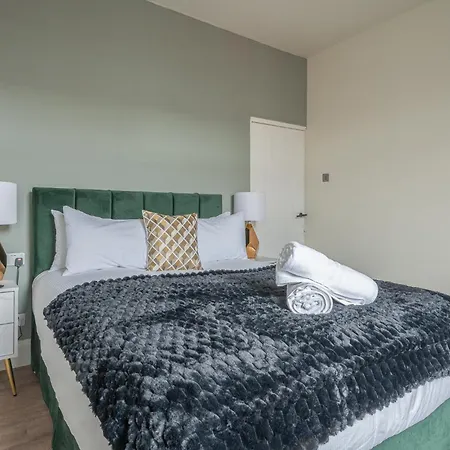 Nyaraló King Bed Luxury 2br House Fast Wifi